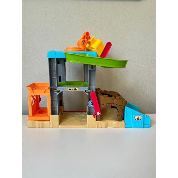 Fisher-Price Little People Load Up n Learn Construction Site Works - Picture 6 of 6